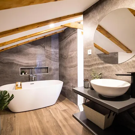 Stunning In Vrsi With Wifi * Poljica (Zadar)